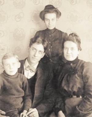 image: Joseph Newton Fulton and Family